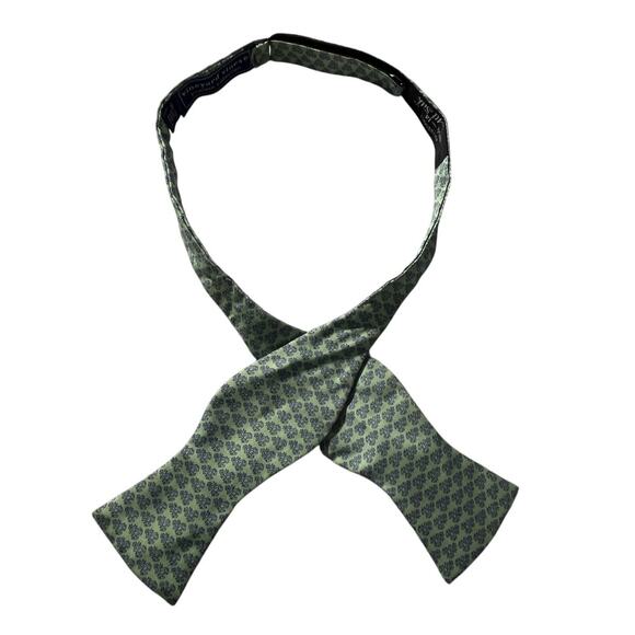 Vineyard Vines Other - Vineyard Vines Bow Tie | Preppy Floral Print | Excellent Condition